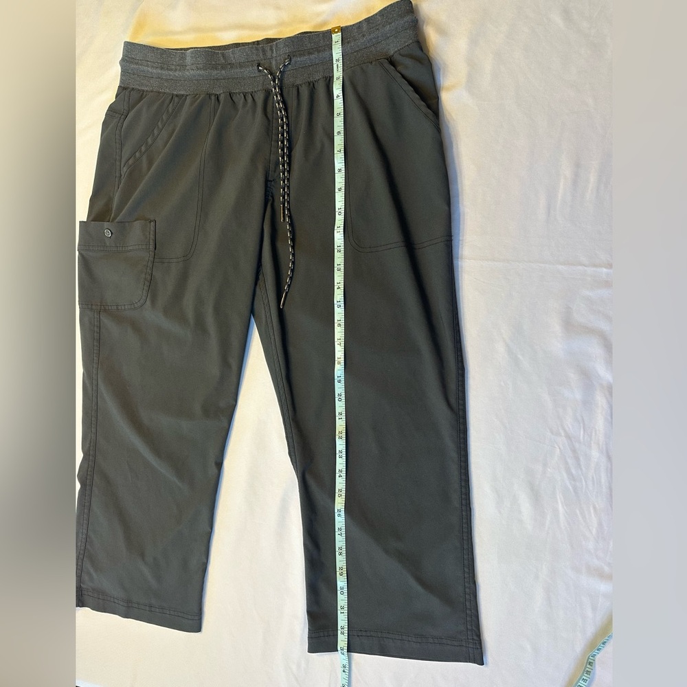 Women’s Columbia Athletic Capri Pants Med Gray Sz XL - Picture 9 of 13